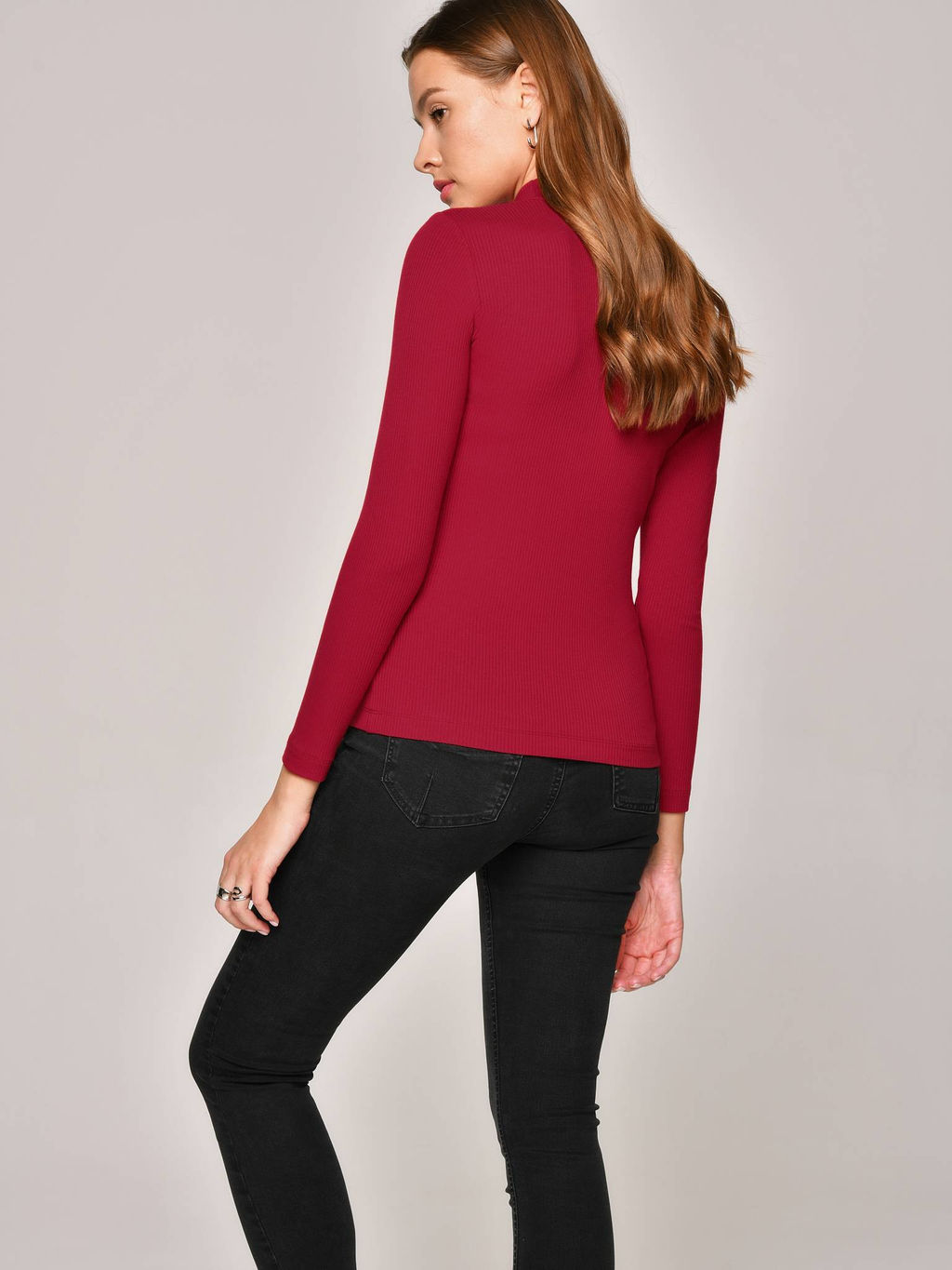 CONTE Водолазка в рубчик с разрезом по линии декольте LD 1146 dark red - Conte elegant фото 2