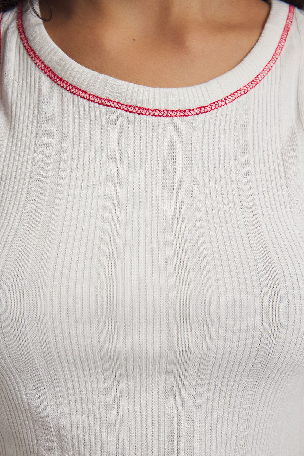 Ekru Pointel/Dokulu Kumas Vucuda Oturan Crop Orme Atlet TWOSS25AL00041