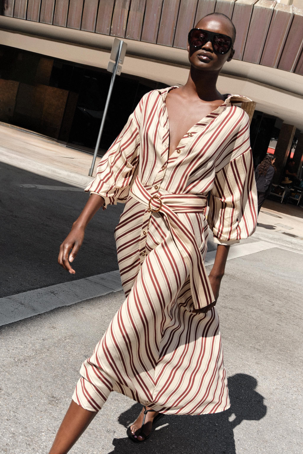 VESTIDO MIDI CINTUR?N RAYAS / Crudo / Granate - Zara фото 3