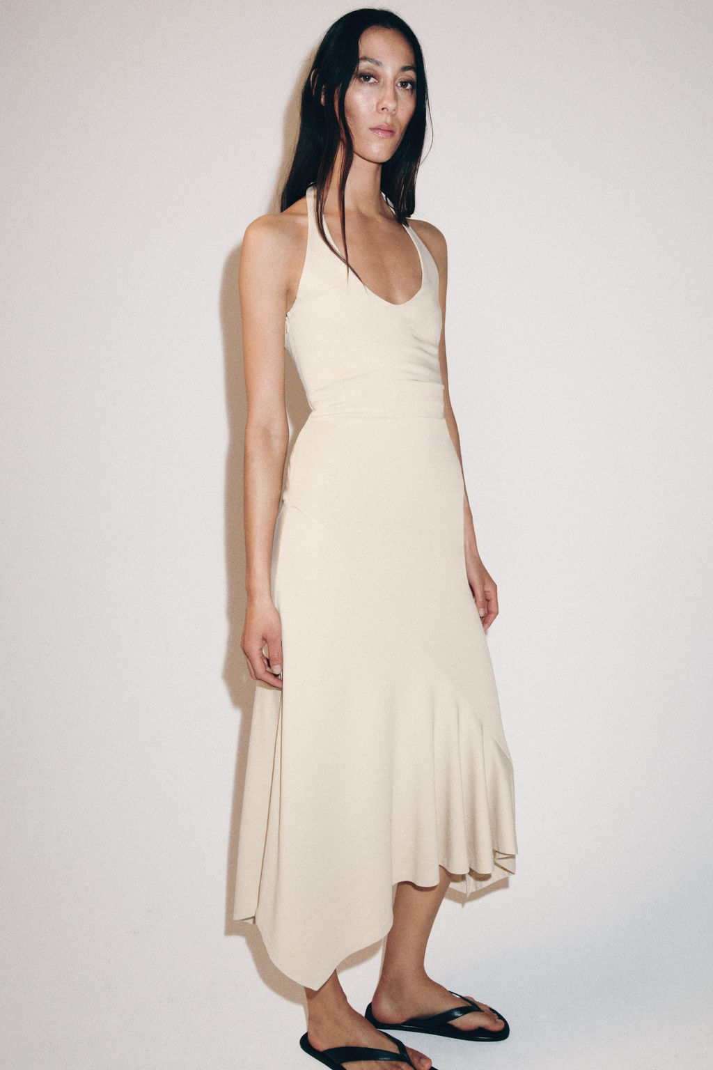 VESTIDO ESPALDA DESCUBIERTA / Beige - Zara фото 4