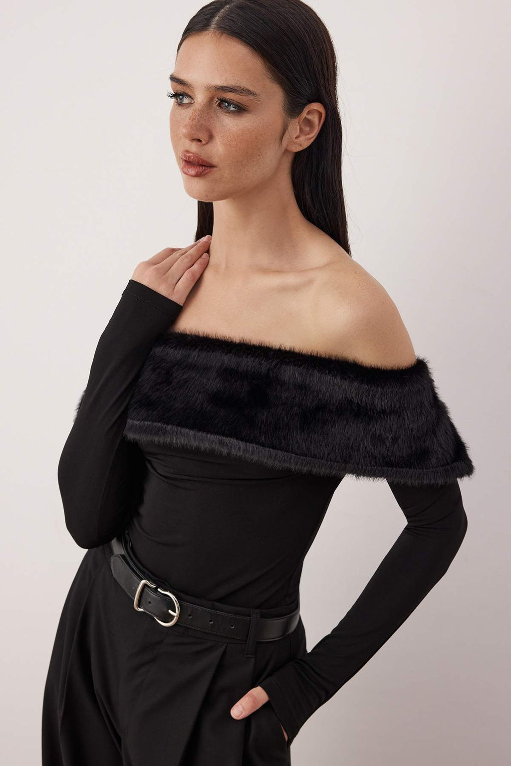 Siyah Suni Kurklu Carmen Yaka Orme Party Bluz TPRAW26BZ00047 - Trendyolmilla фото 5