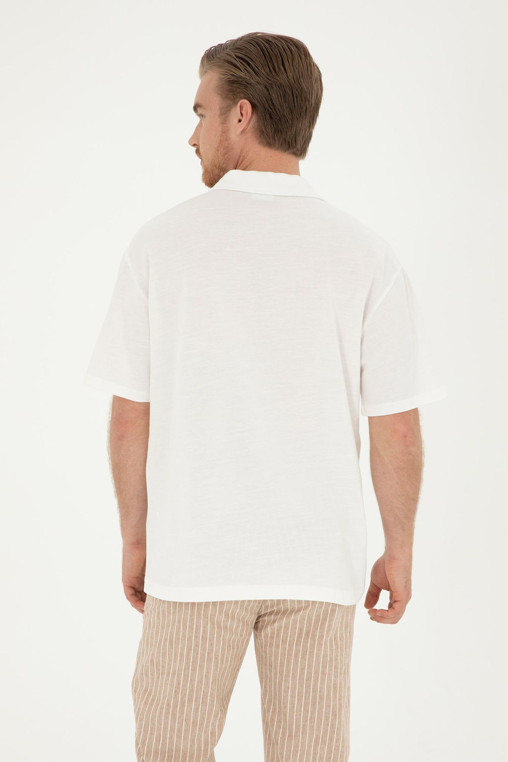 Мужская футболка цвета экрю Неожиданная скидка в корзине