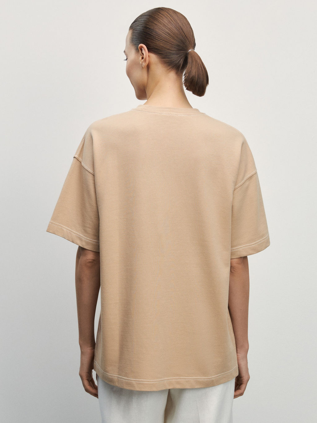 Футболка из плотного хлопка с контрастными швами / Zarina  фото 5