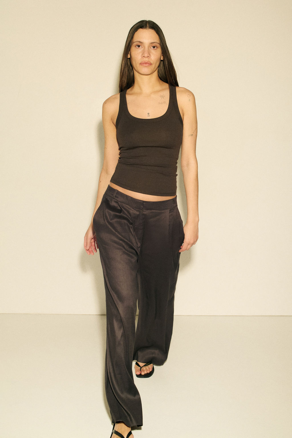 Pantal?n sastre amplio en mezcla de lino Easy Care - H&m фото 2
