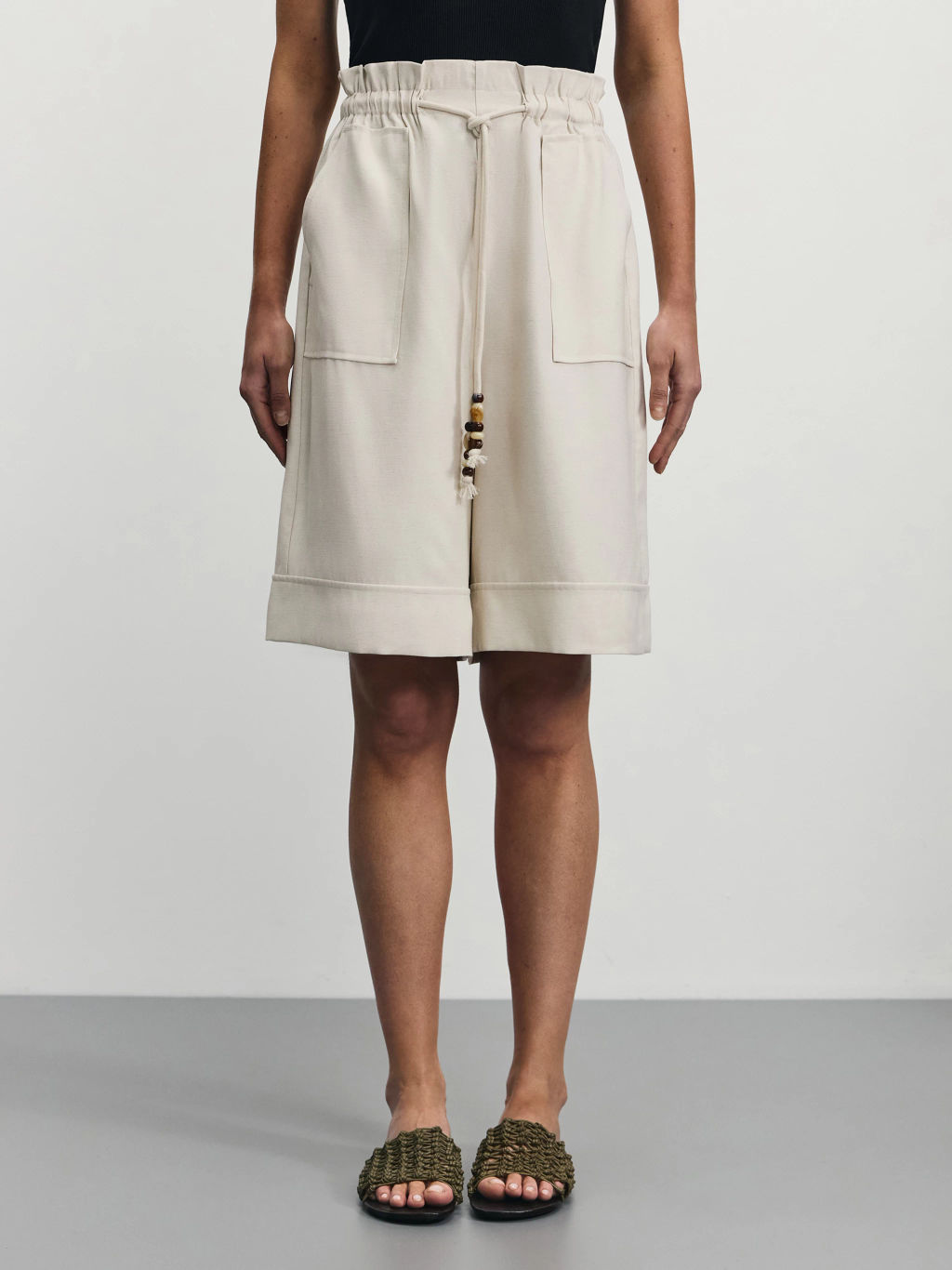 Удлиненные шорты из вискозы на завязках / Zarina  фото 3