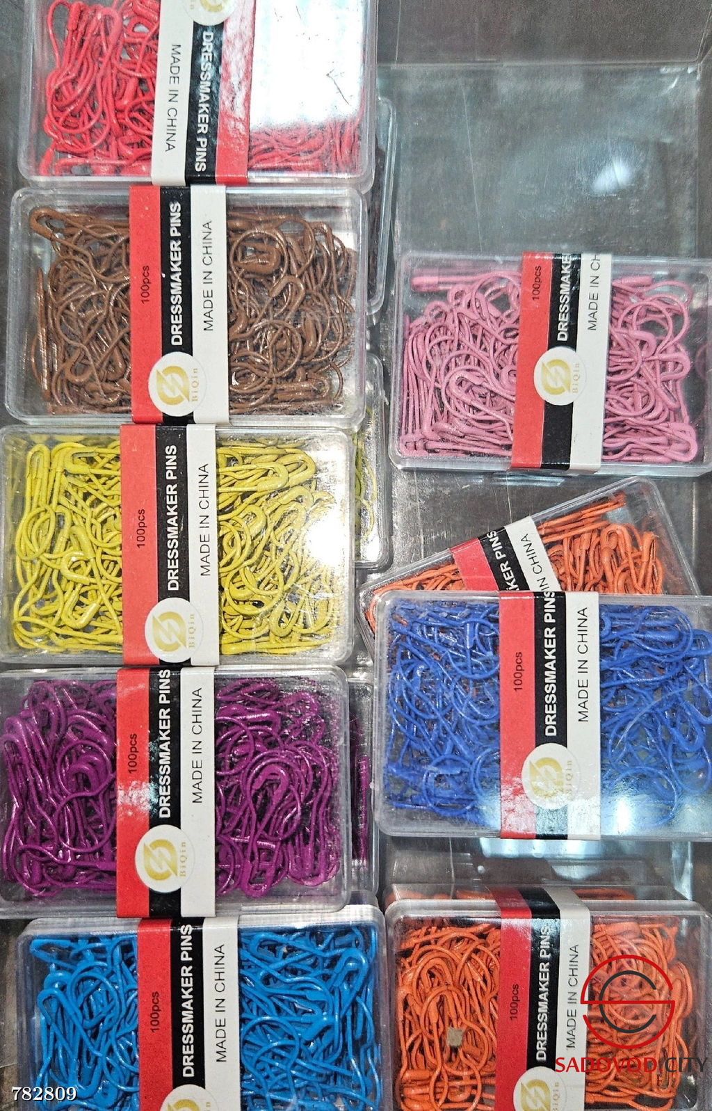 Набор булавок в коробке, 1 шт