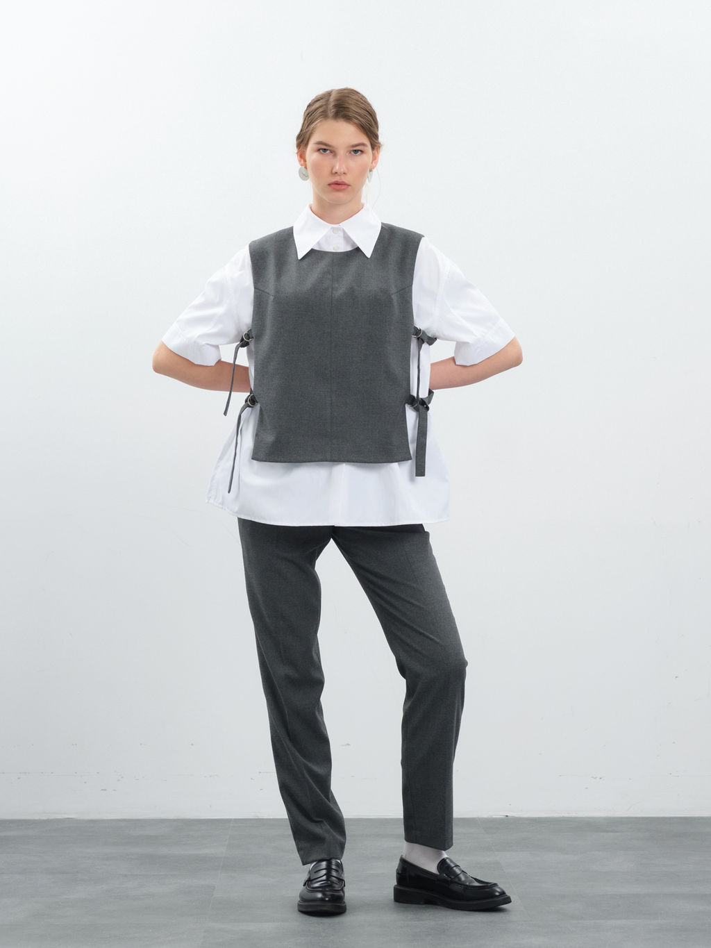 Серые зауженные брюки virele