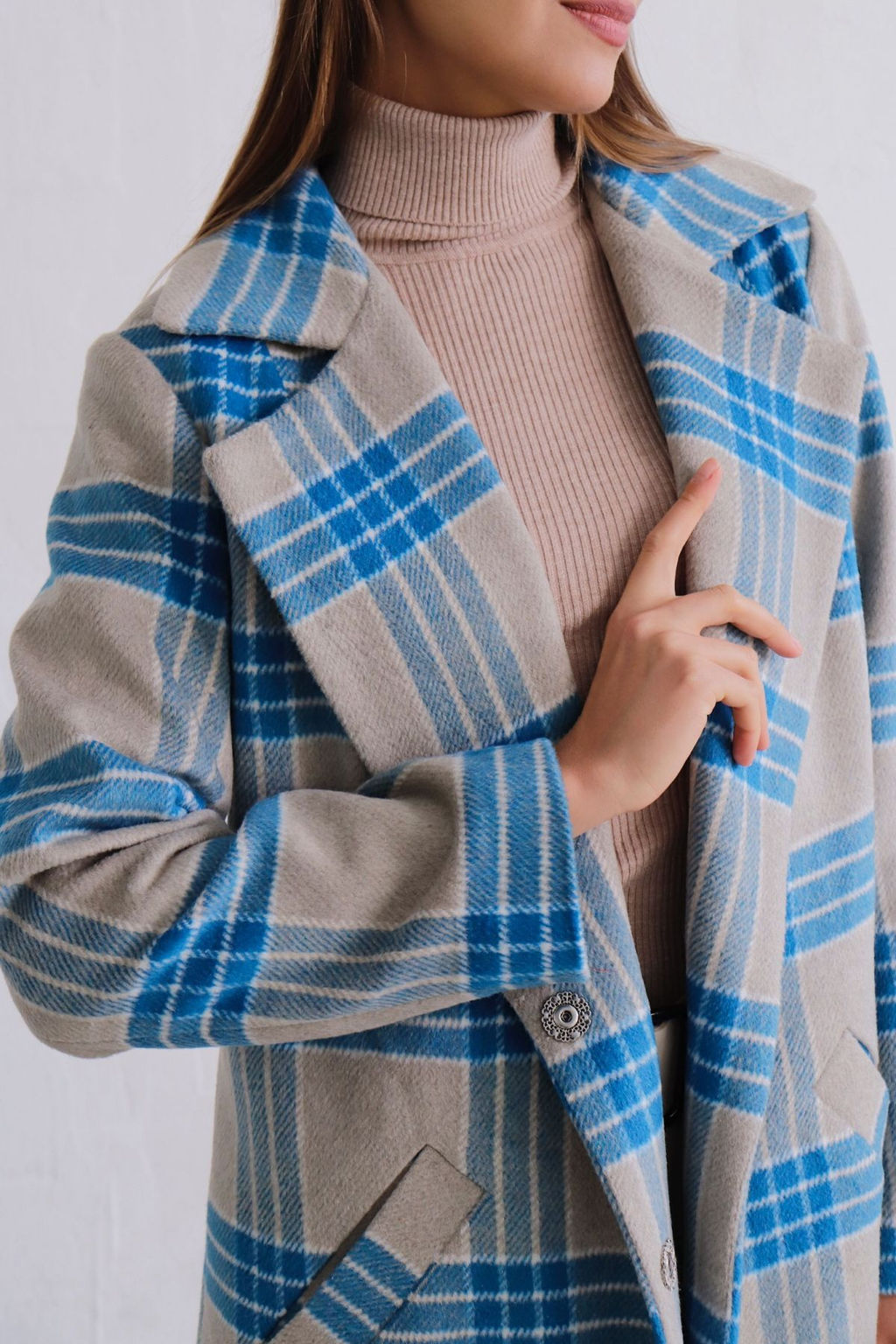 8395 Удлинённое пальто Hilton серо-голубое в клетку - Martichelli фото 7