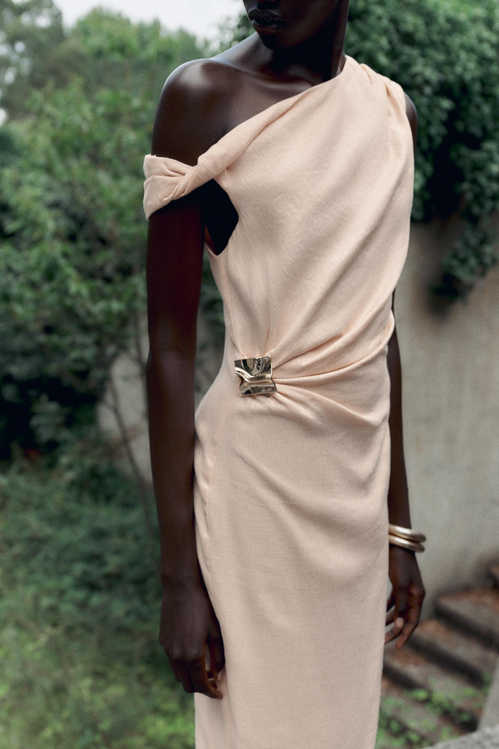 ASYMMETRIC MIDI DRESS WITH LINEN BLEND APPLIQUE - Zara фото 16