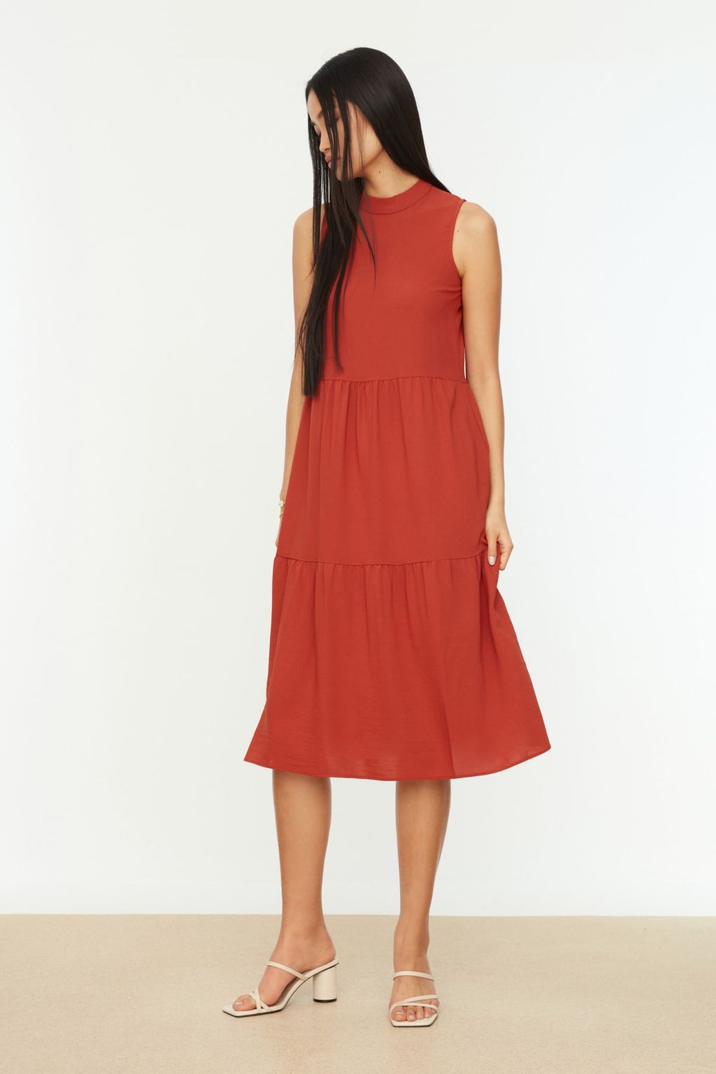 TRENDYOLMILLA Kahverengi Shift/Duz Kesim Dik Yaka Midi Dokuma Elbise TWOSS20EL1864 фото 26