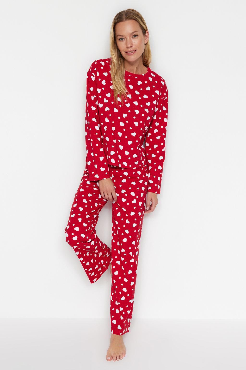 Trendyolmilla K?rm?z? %100 Pamuklu Kalpli Tshirt-Pantolon Orme Pijama Tak?m? THMAW24PT00124