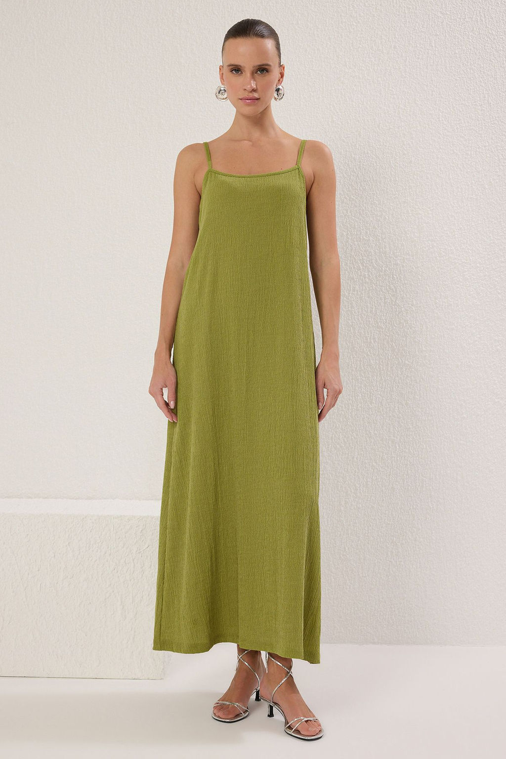 Yag Yesili Duz Midi Ask?l? Shift/Duz Maxi Orme Elbise TWOSS24EL00288 - Trendyolmilla фото 2