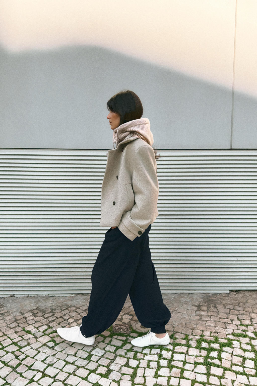 SHORT COAT WITH HIGH COLLAR - Zara фото 2