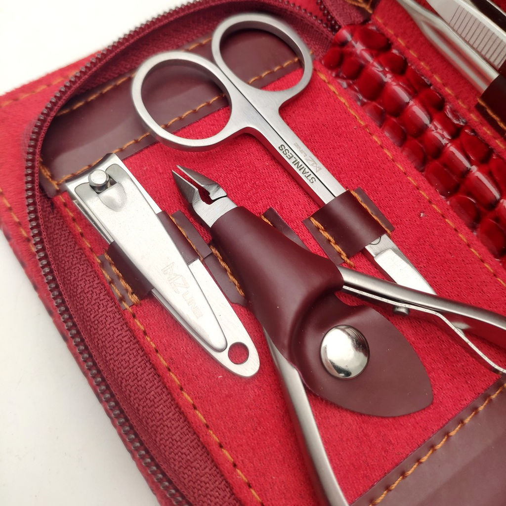 Mertz Маникюрный набор 6038, 8 предметов, лаковая кожа, красный  фото 5