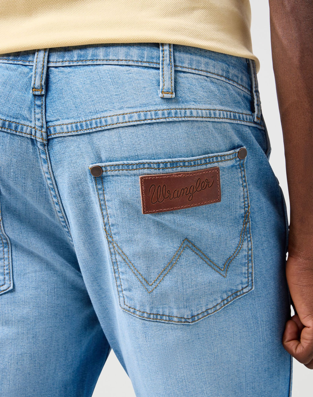 Джинсы мужские