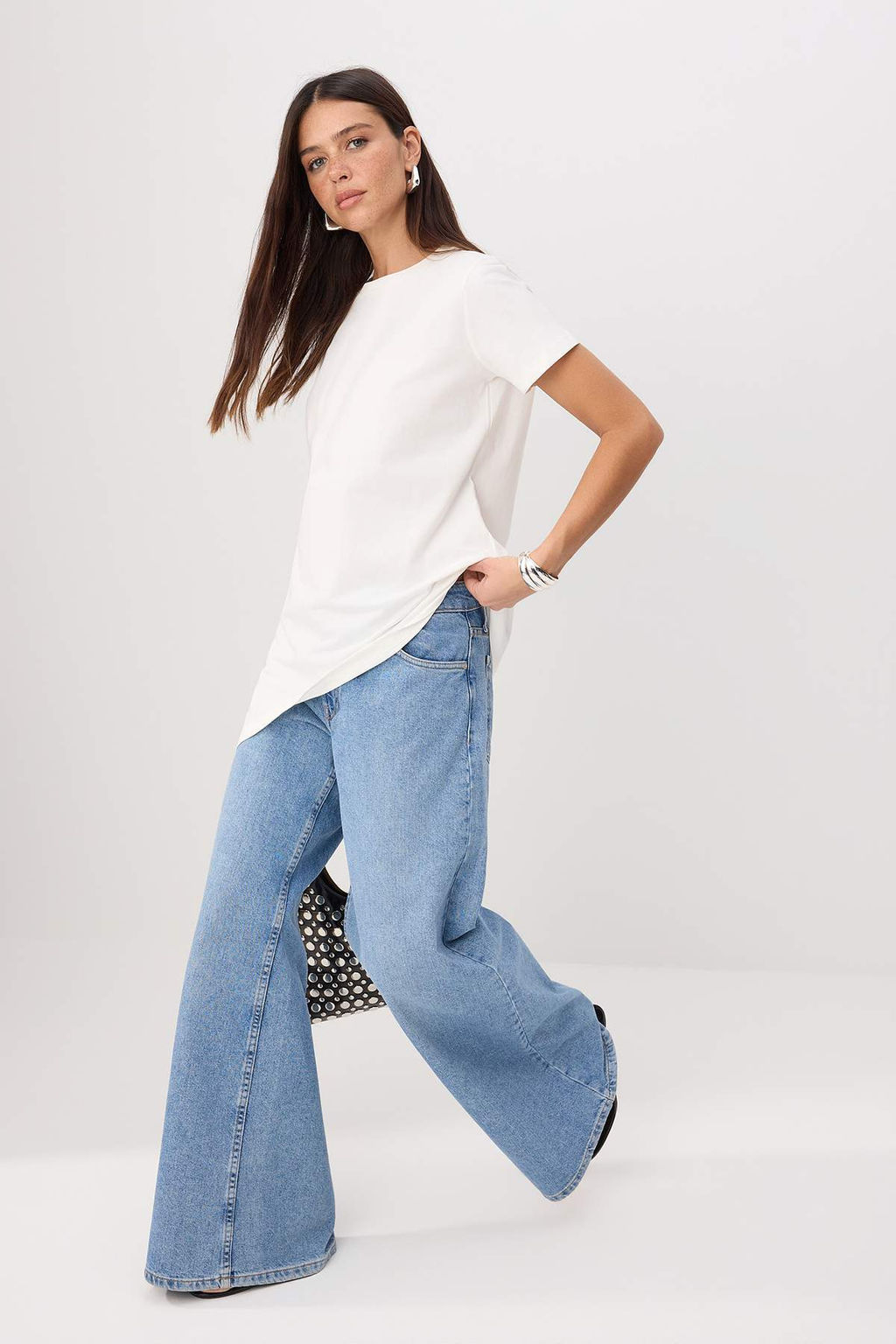 Ekru Duz Regular Bisiklet Yaka Standart Kol K?sa %100 Pamuk Orme T-shirt TWOSS26BZ00734 - Trendyolmilla фото 2
