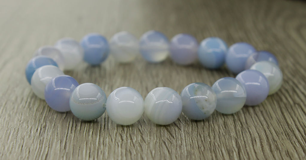 Агат светло-голубой 10мм, браслет "Классика" длина 16см