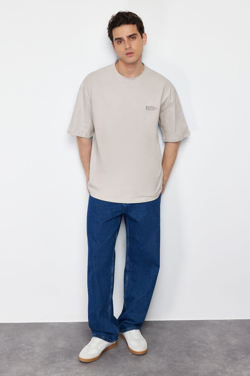 TRENDYOL MAN Haki Oversize/Genis Kesim %100 Pamuklu Bisiklet Yaka Minimal Yaz? Bask?l? T-Shirt TMNSS23TS00084 - Trendyolmilla фото 5
