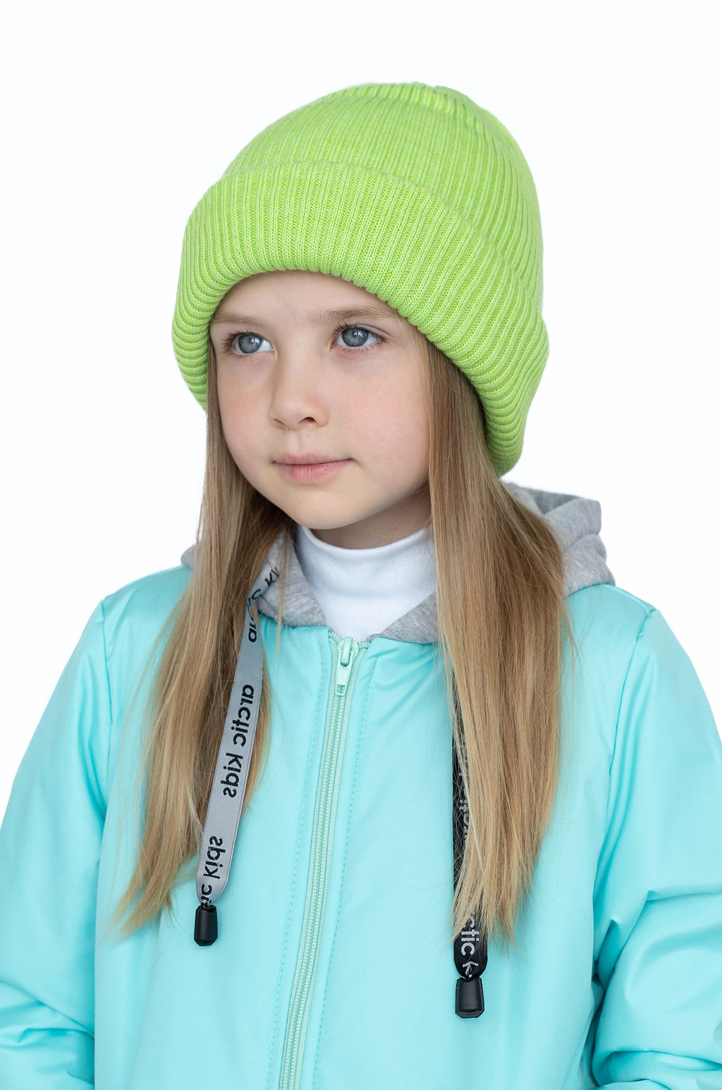 Шапка вязаная яркосалатовая