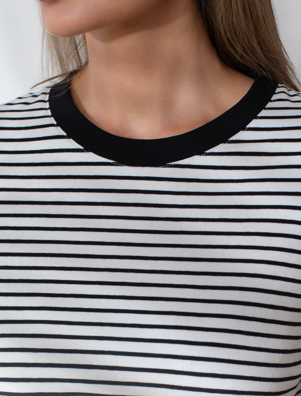 Свободная футболка в полоску из премиального хлопка с эластаном - Vilatte фото 2