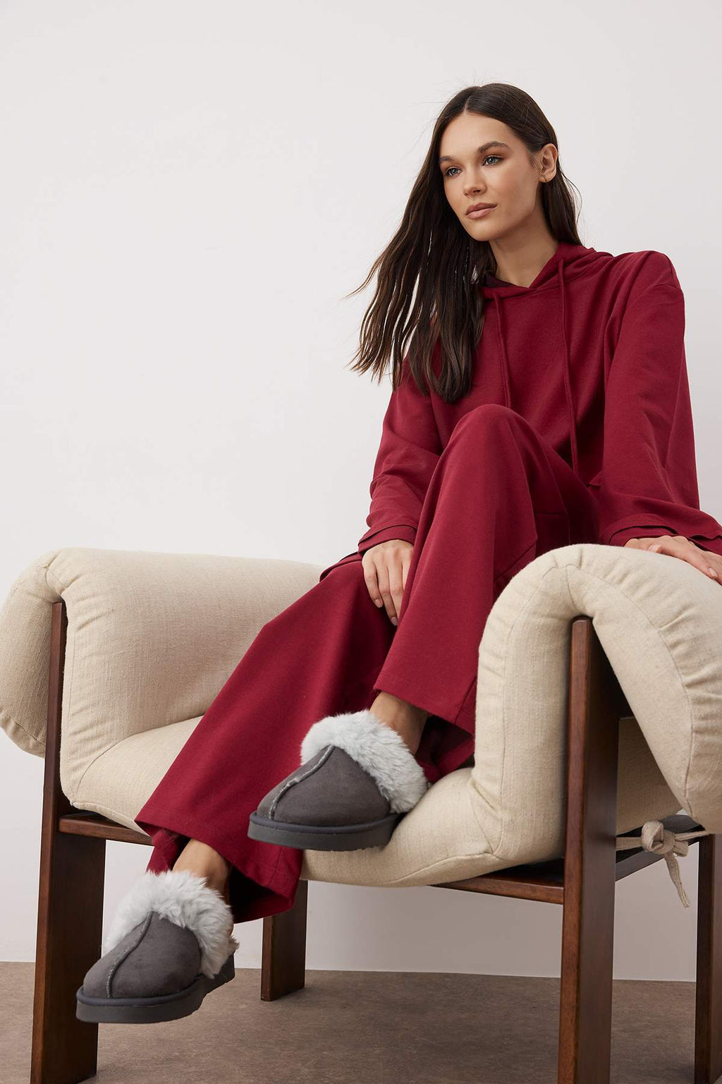 Gri Suet Pelus Kurk Detayl? Kad?n Terlik
TAKAW26ER00006