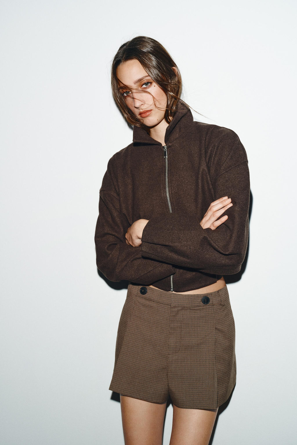 PLEATED BUTTON SHORTS