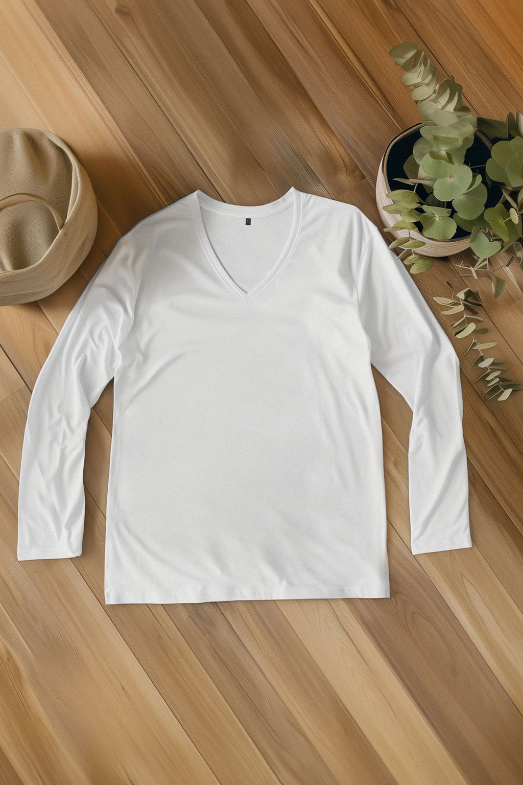 TRENDYOL MAN Siyah Slim/Dar Kal?p V Yaka %100 Pamuklu T-shirt TMNAW25TS00006