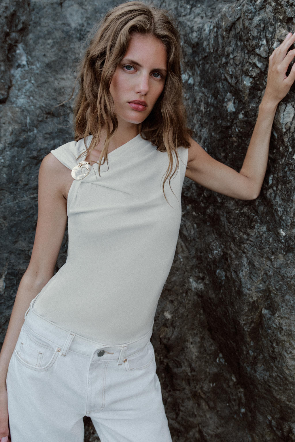 TOP DRAPEADO FORNITURA / Blanco roto - Zara фото 2