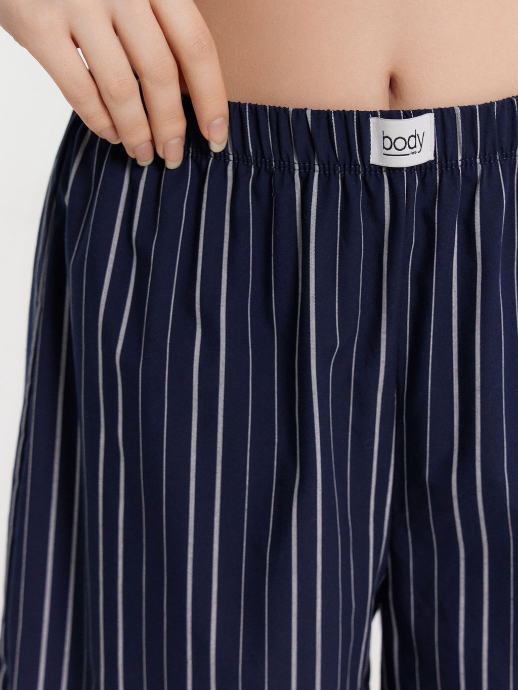 ШОРТЫ ЖЕНСКИЕ белая полоска на море 132296