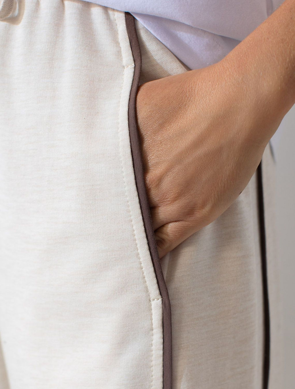 Прямые брюки с лампасами из эластичного футера двухнитки без начеса - Vilatte фото 5