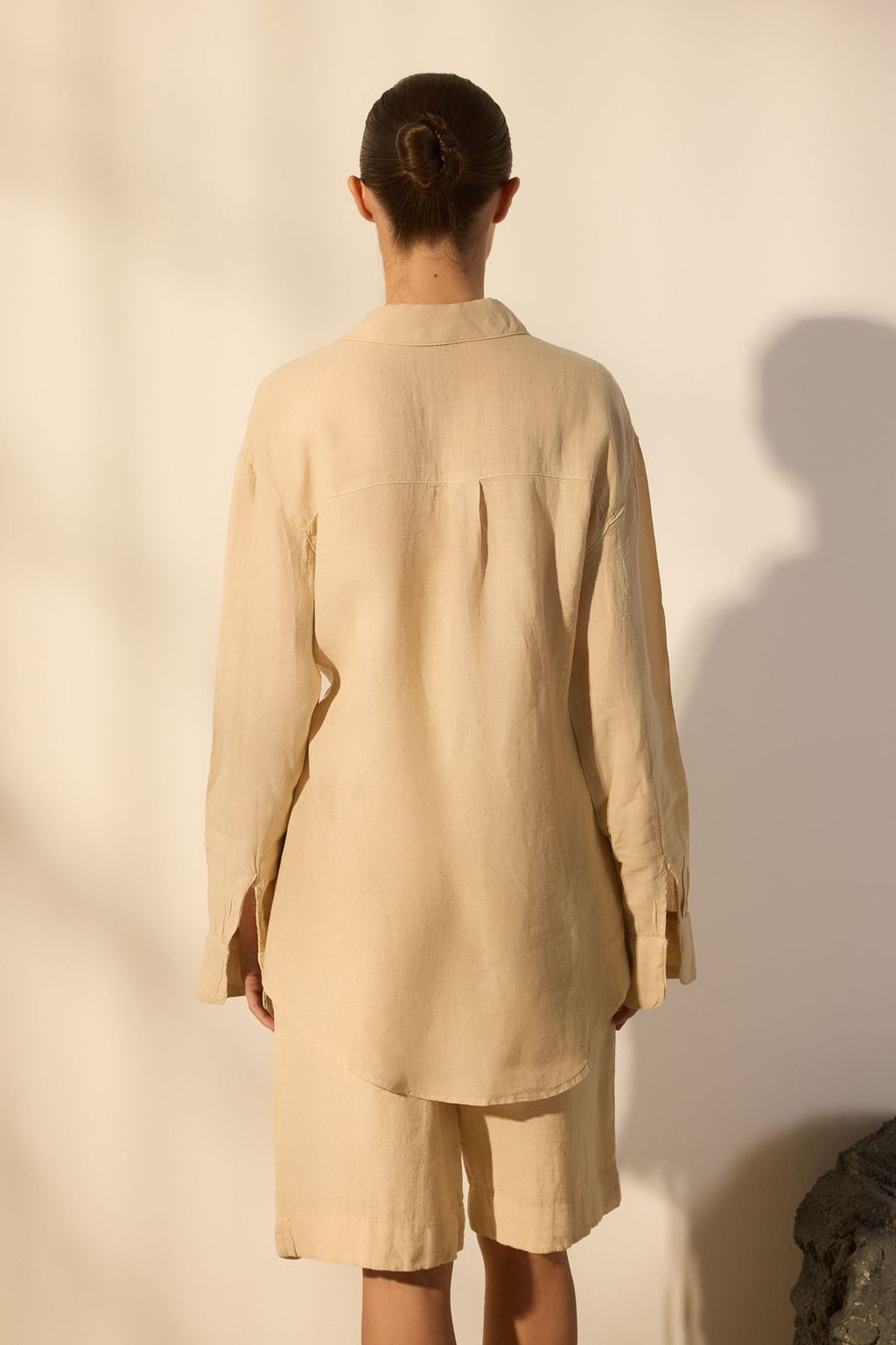 Trendyolmilla Bej %100 Keten Kruvaze Baglama Detayl? Gomlek TWOSS25GO00129 фото 4