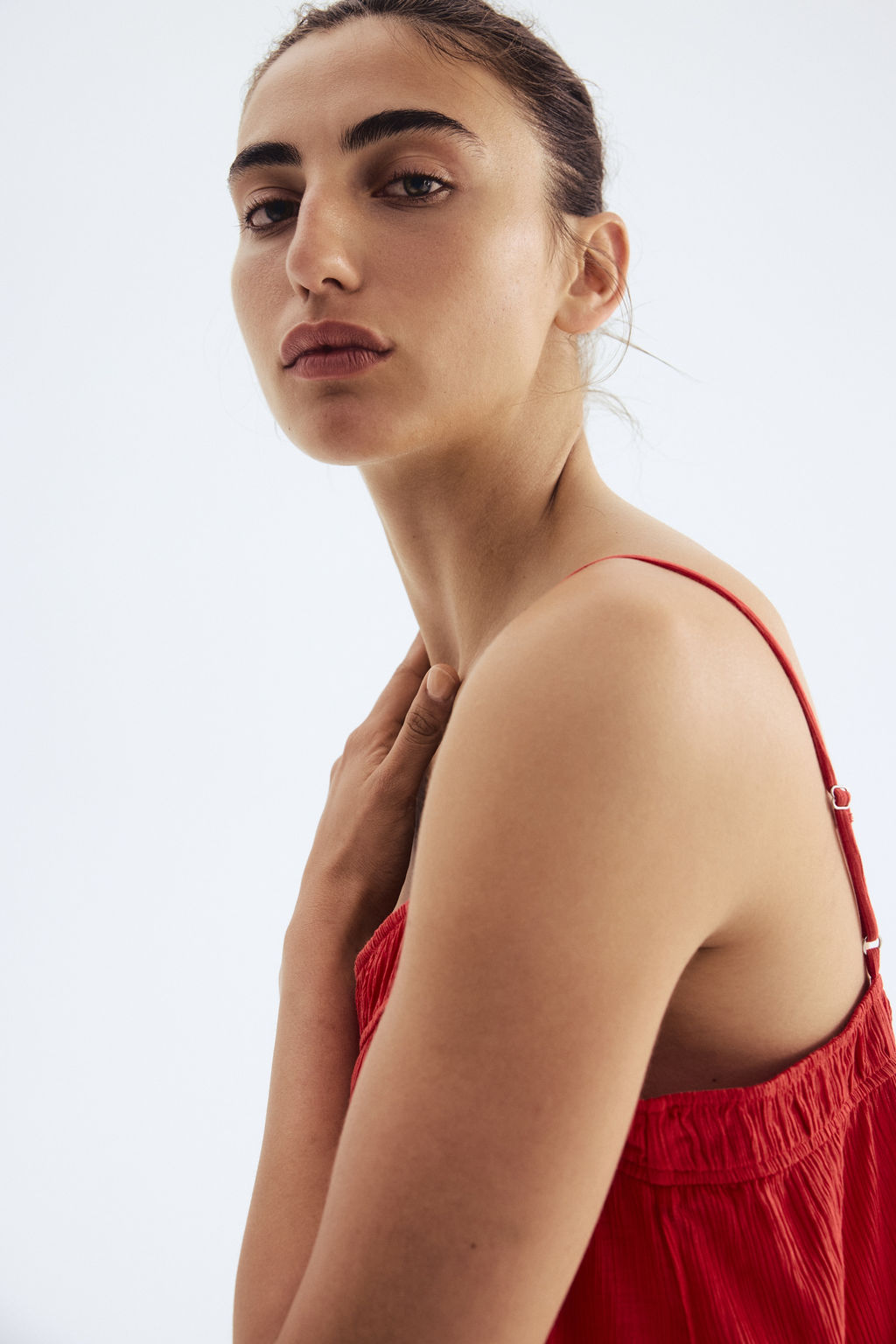 Vestido efecto arrugado con tirantes espagueti - H&m фото 6