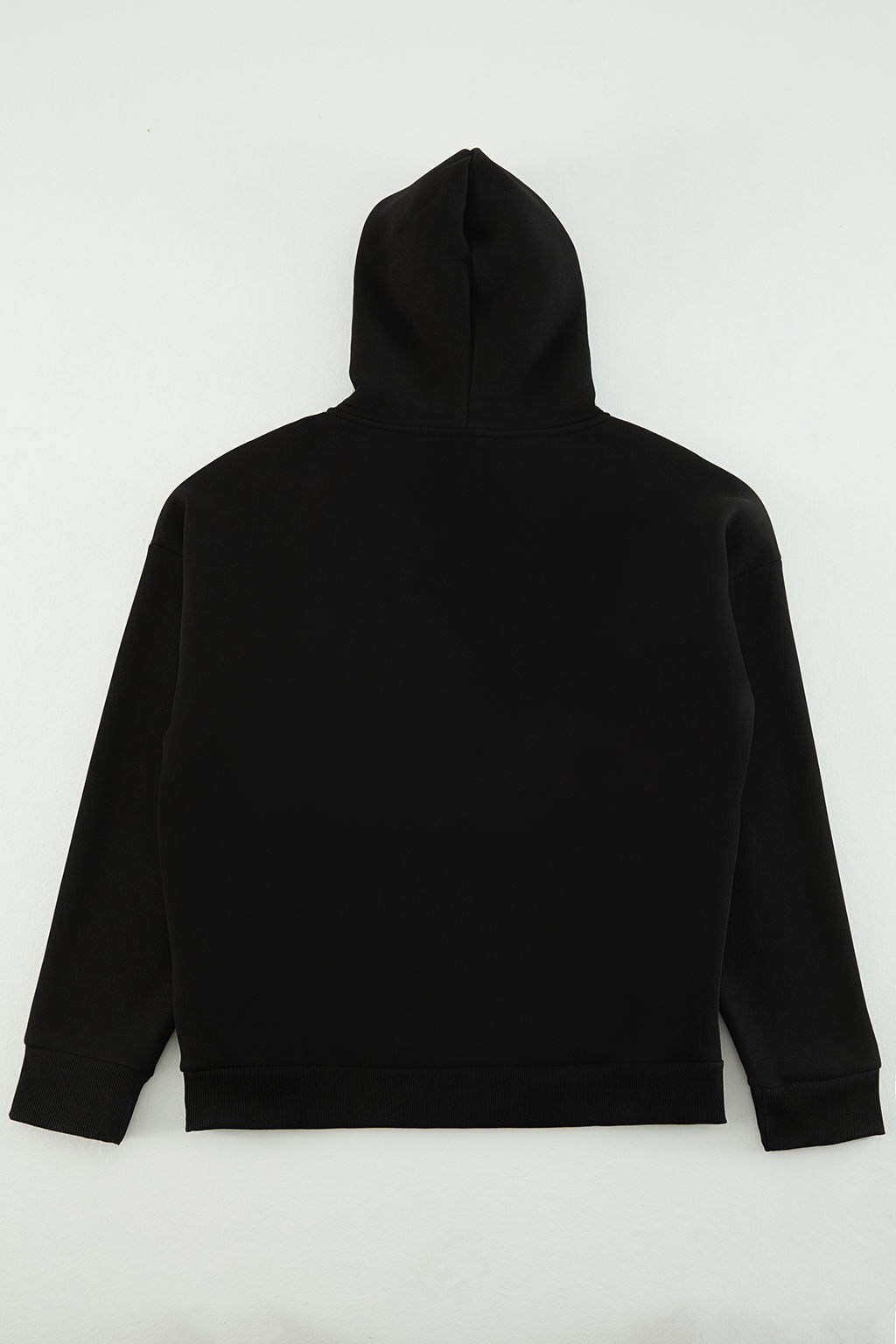 Siyah Regular Fit/Normal Kesim Kapusonlu Reflektor Yaz? Bask?l? Sweatshirt TMNAW24SW00030 - Trendyolmilla фото 4