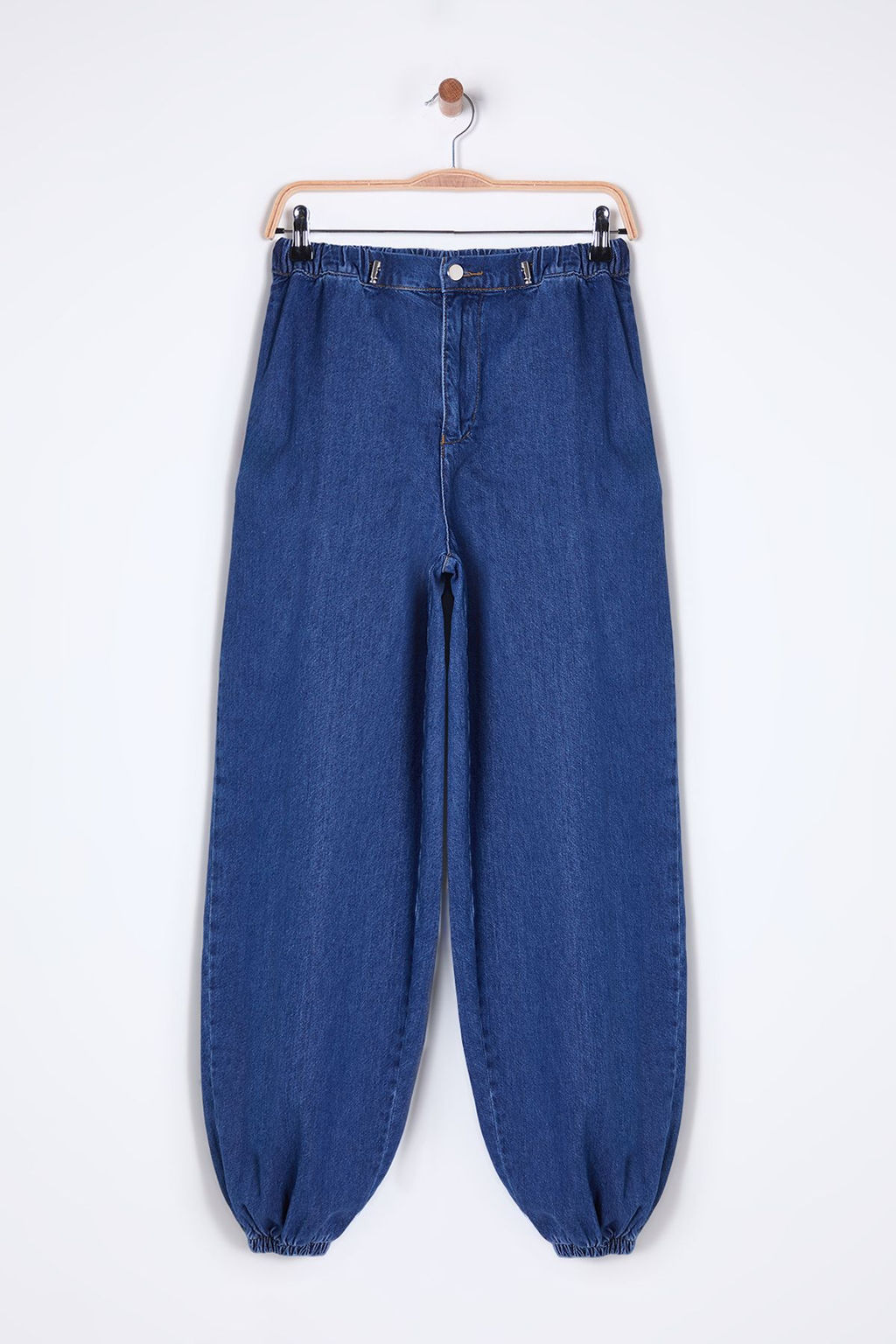 Koyu Mavi Beli Lastikli Yuksek Bel Balon Jogger Jeans TWOSS25JE00008 - Trendyolmilla фото 6