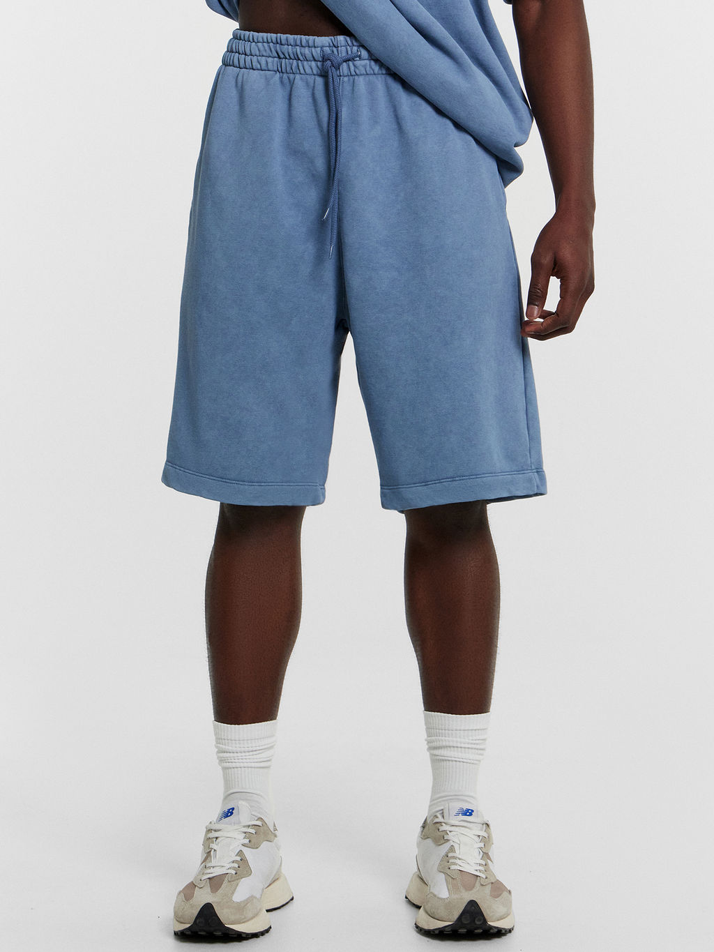 Комплект мужской синий: футболка и шорты варка на шторме 191011