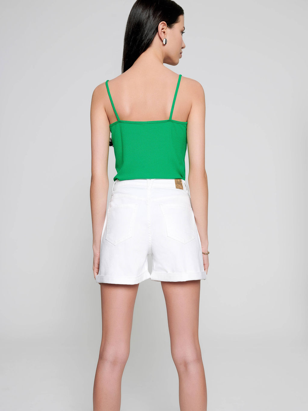 CONTE Легкий топ из вискозы на тонких бретелях LD 1121 green garden