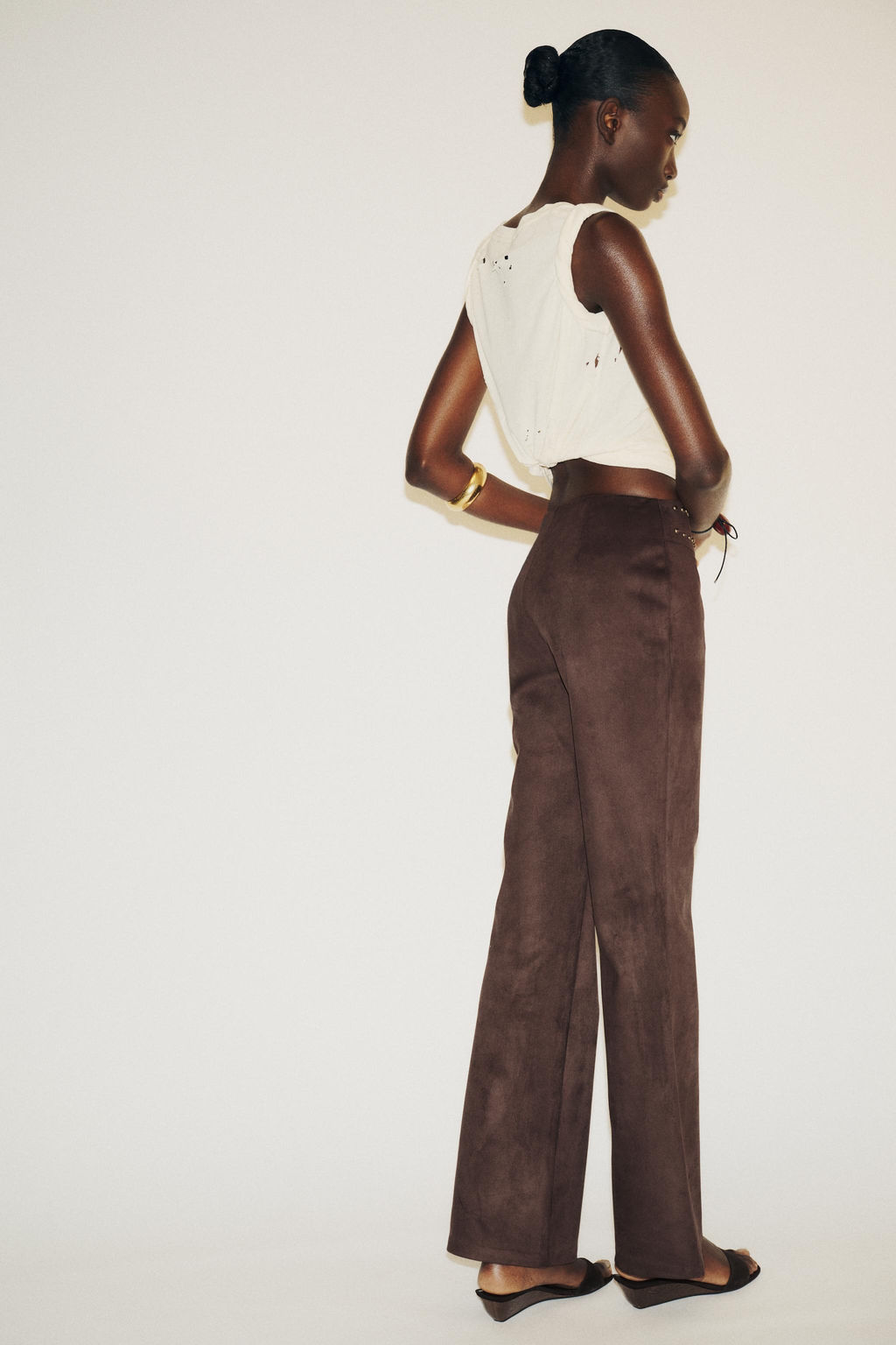 STADDED FAUX SUEDE FLARE TROUSERS - Zara фото 6