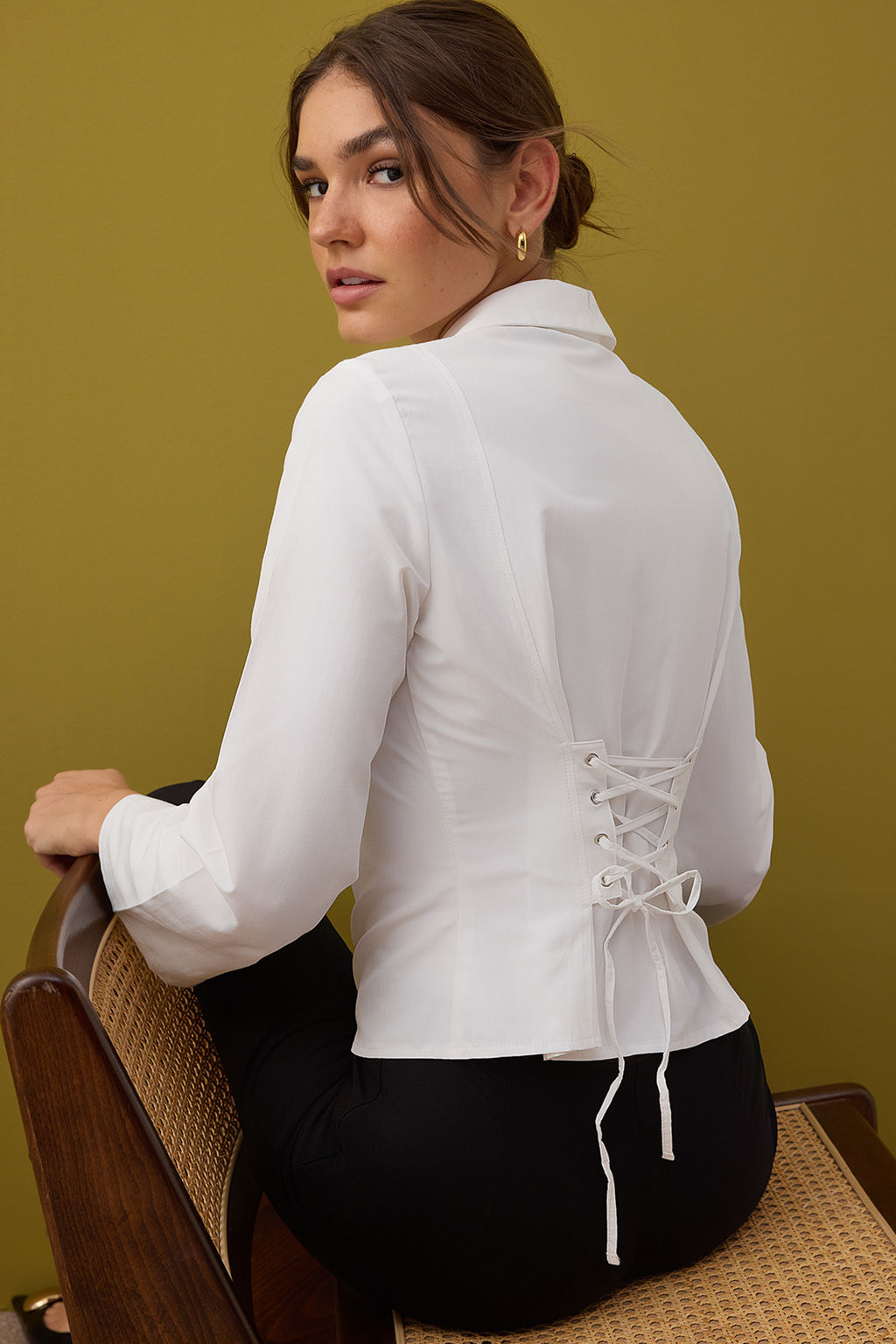 Ekru Korse Detayl? Bele Oturan Gomlek TWOAW26GO00055 - Trendyolmilla фото 2