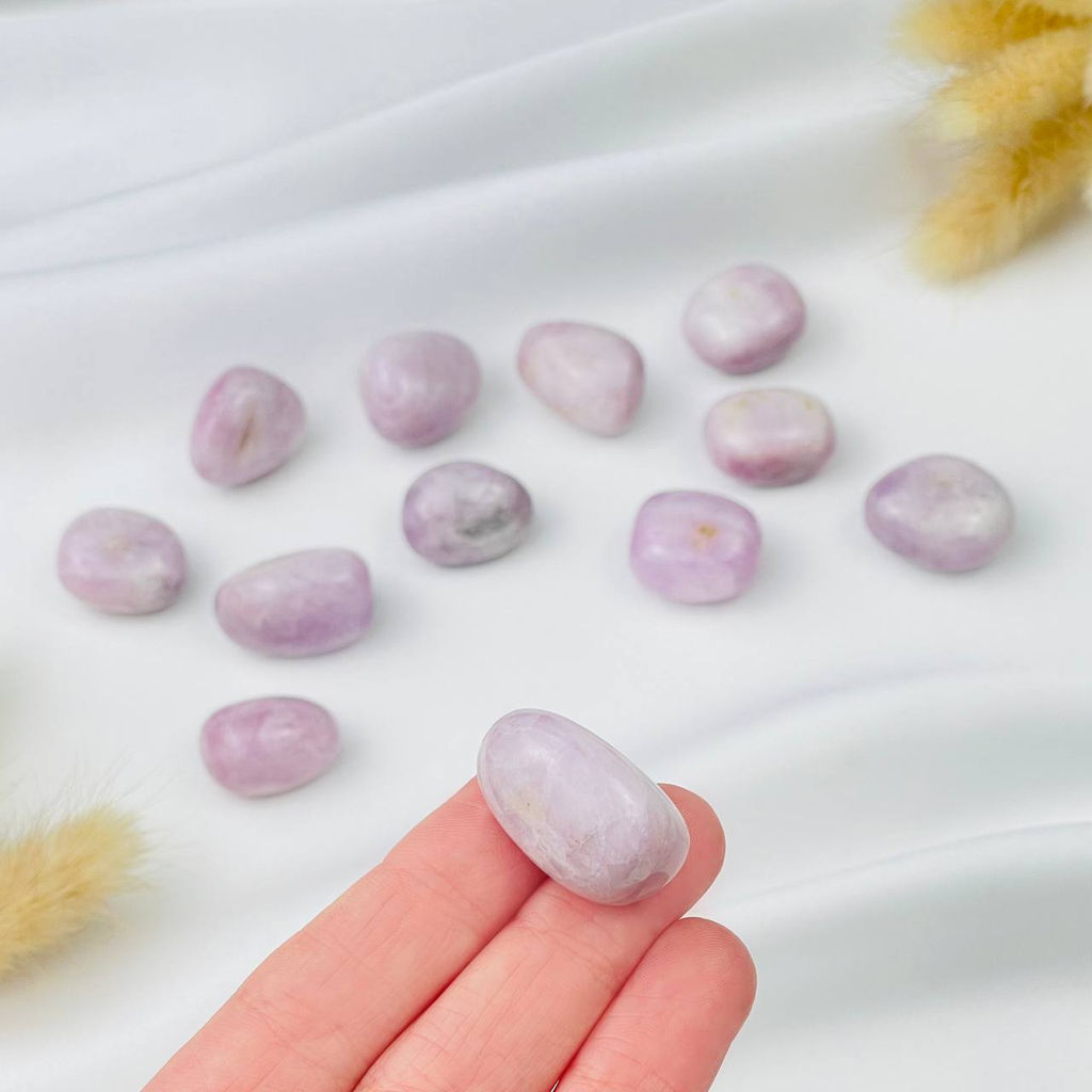 Галтовка из Кунцита