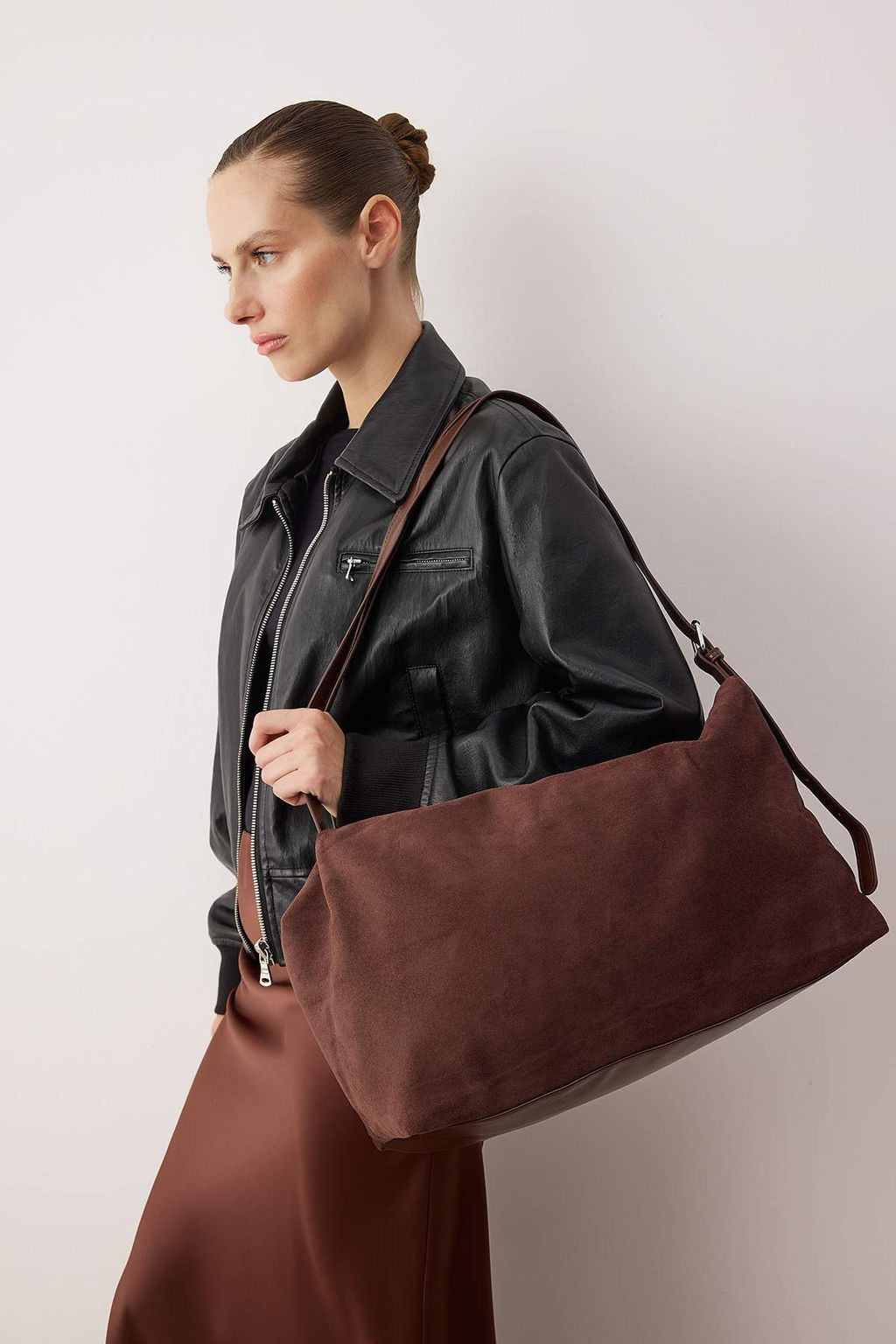 Kahverengi Suet Kad?n Seyahat ve Maxi XL Omuz Cantas? TAKAW26OC00091 - Trendyolmilla фото 3