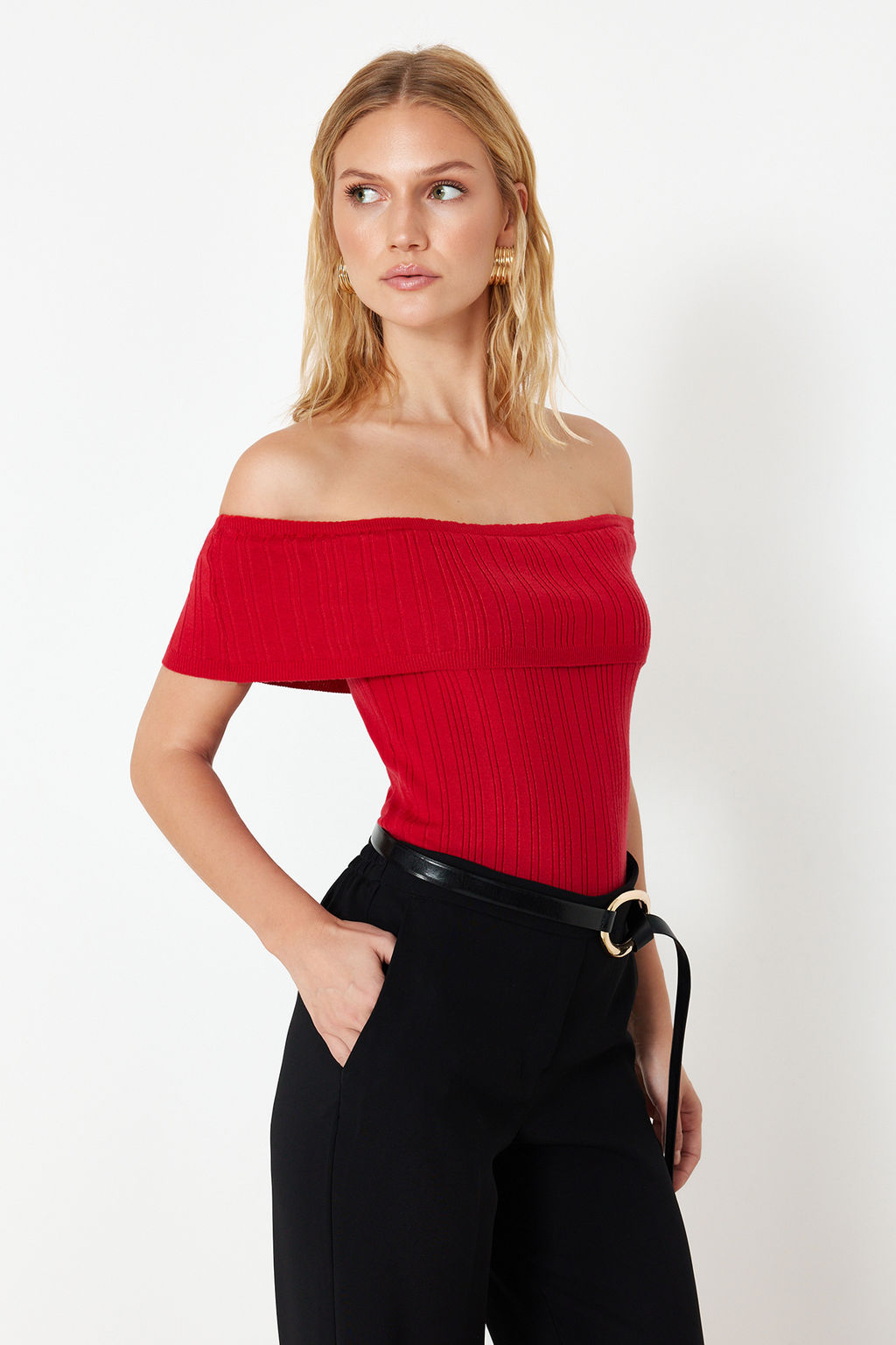 K?rm?z? Premium Iplik/Ozel Iplik Carmen Yaka Triko Ince Bluz TWOSS24BZ00511
