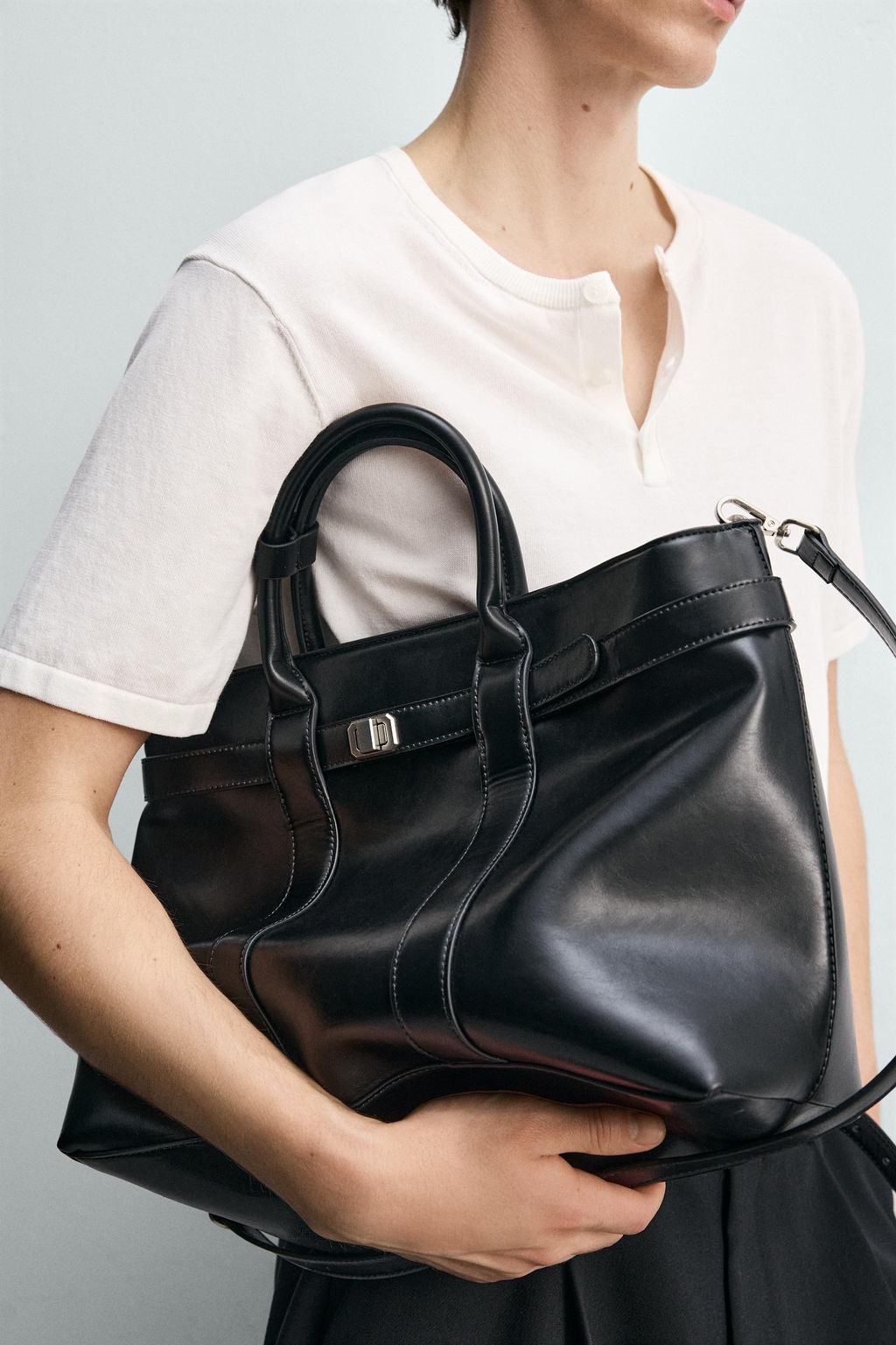 BOLSO DE MANO CINTUR?N / Negro - Zara фото 6