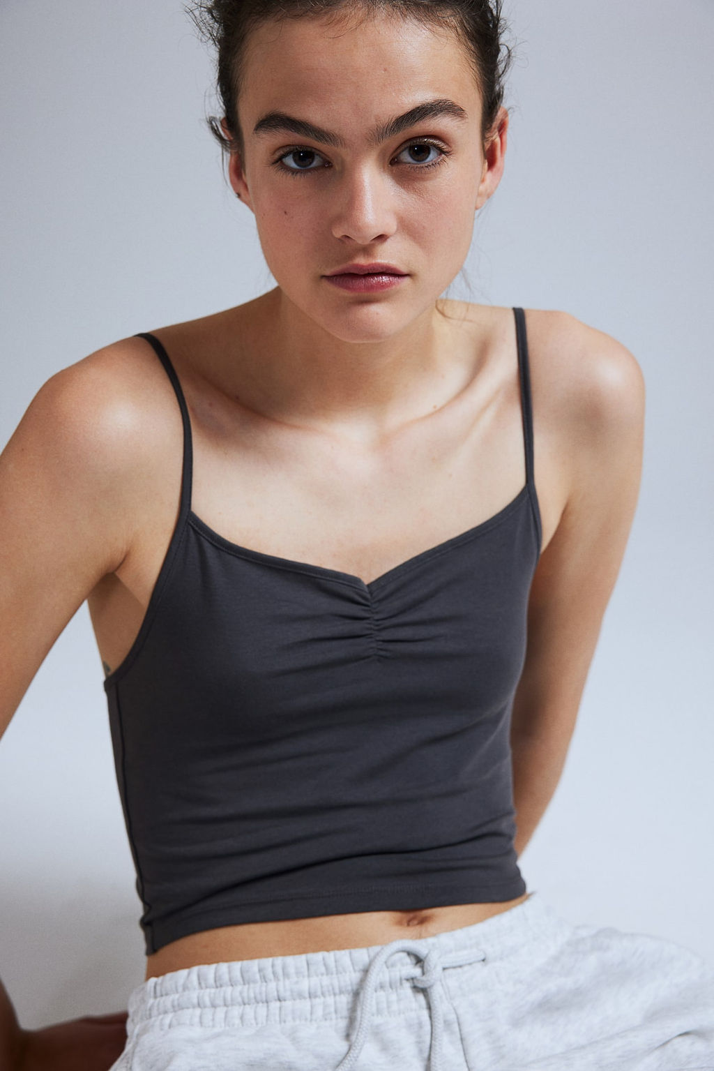 Top cropped de tirantes - H&m фото 3