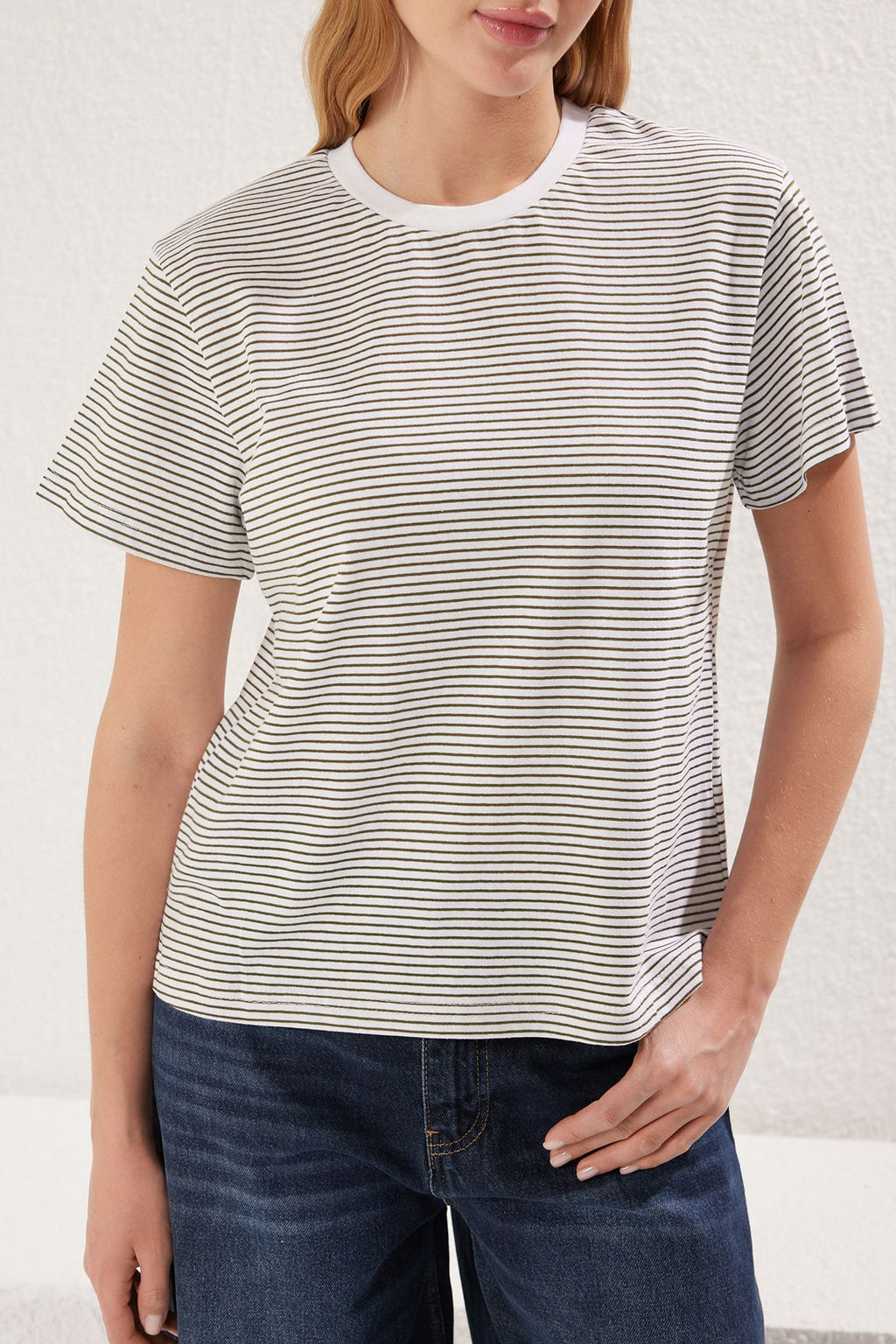 Haki Ekru Cizgili Premium Kal?n Pamuklu Basic Regular/Normal Kal?p Orme T-Shirt TWOSS23TS00043