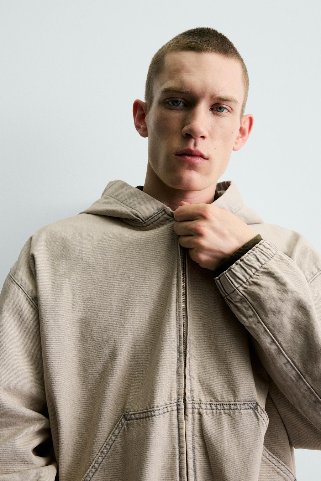 CAZADORA DENIM CAPUCHA BORDADOS / Crudo / Marr?n - Zara фото 5