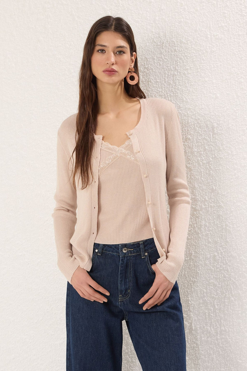 TRENDYOLMILLA Tas Yaka Dantel Detayl? Bluzlu Triko H?rka TWOSS25HI00011