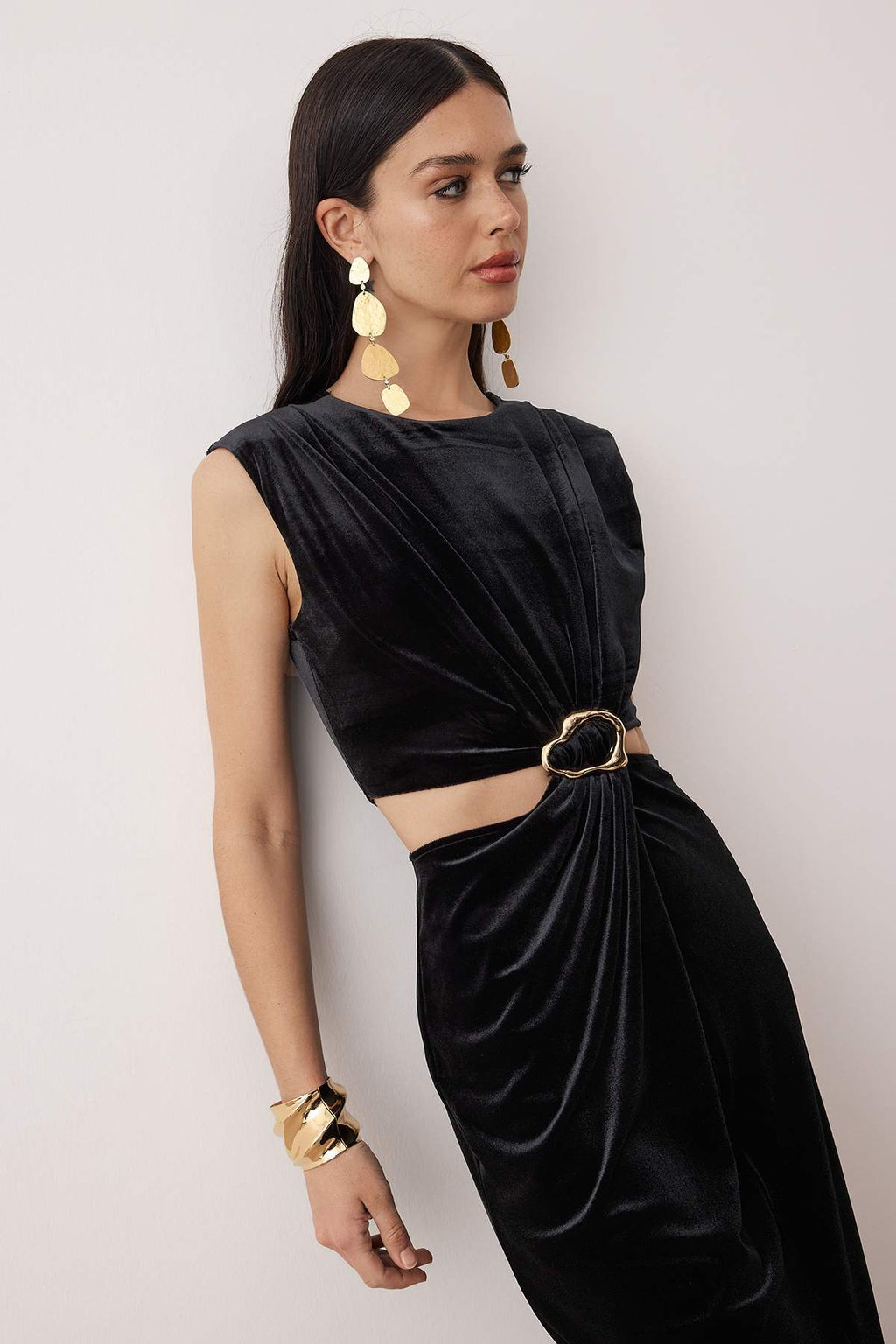 Siyah Aksesuar Detayl? Orme Kadife Maxi Astars?z Elbise TPRAW26EL00092