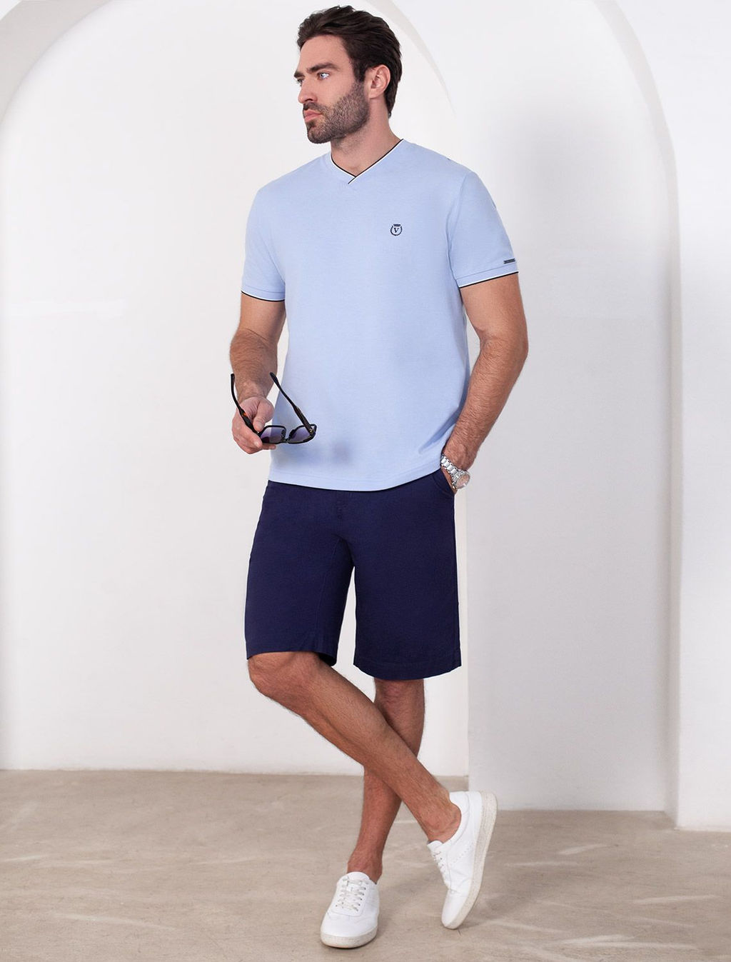 Футболка с V-вырезом из премиального хлопка с эластаном - Vilatte фото 5