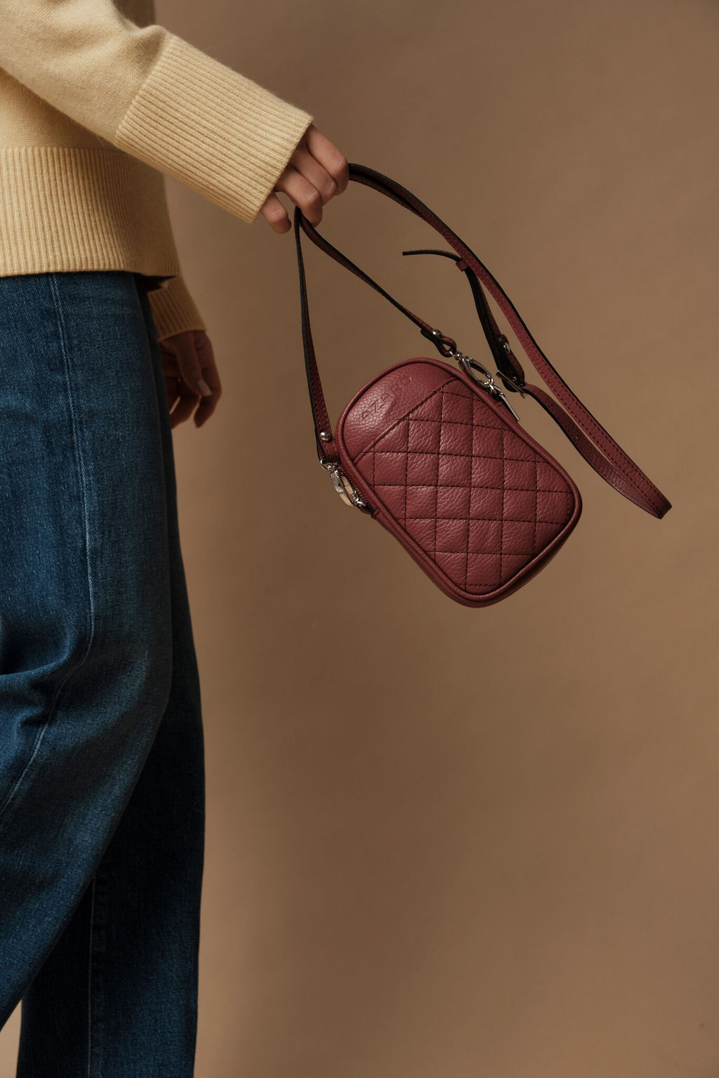 Сумка кожаная Azaro 30832 бордовая гуашь