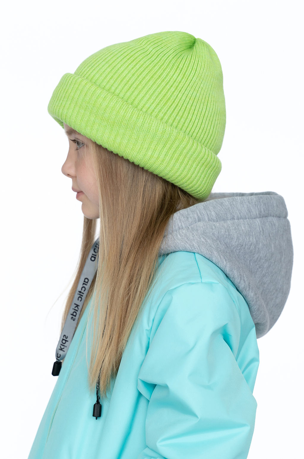 Шапка вязаная яркосалатовая